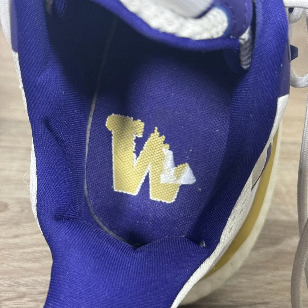 Adidas AlphaBoost V1 Washington Huskies White Purple Gold IE1036 Mens Size 11